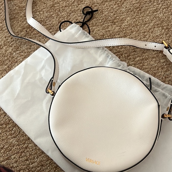 New LA MEDUSA ROUND CAMERA BAG… - Picture 2 of 5